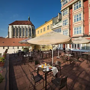 rezervați aici