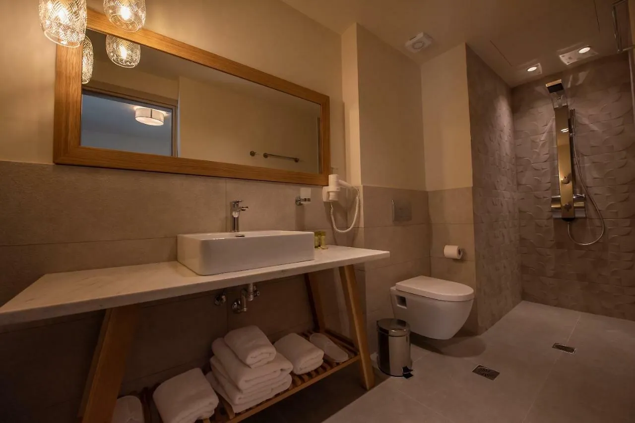 Elies 33 Bio Retreat Hotel Afytos Grecia